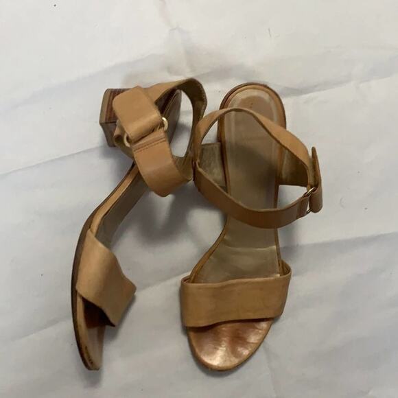 STUART WEITZMAN SHAILA‎ BLOCK HEEL SANDALS SIZE 9M - Picture 2 of 8